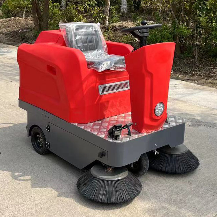 工廠清掃設備全解析 從清掃機到掃路車系列，打造高效清潔解決方案